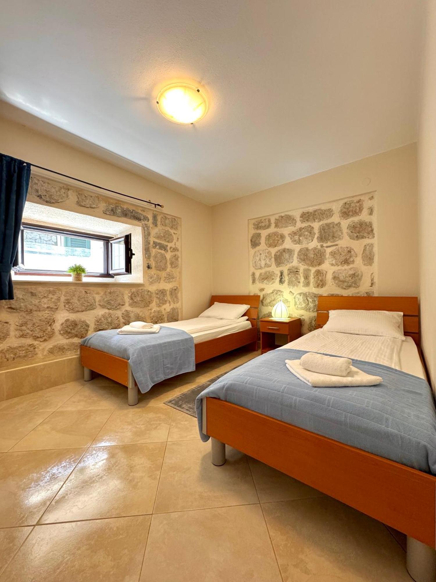 Apartments Radonicic Kotor Eksteriør bilde